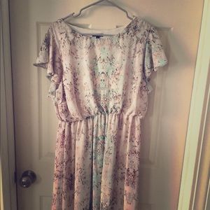 🌺*Price Reduced Cute midi short sleeve dress